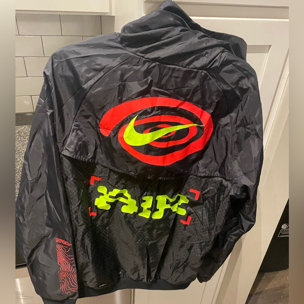 Nike windbreaker size Large